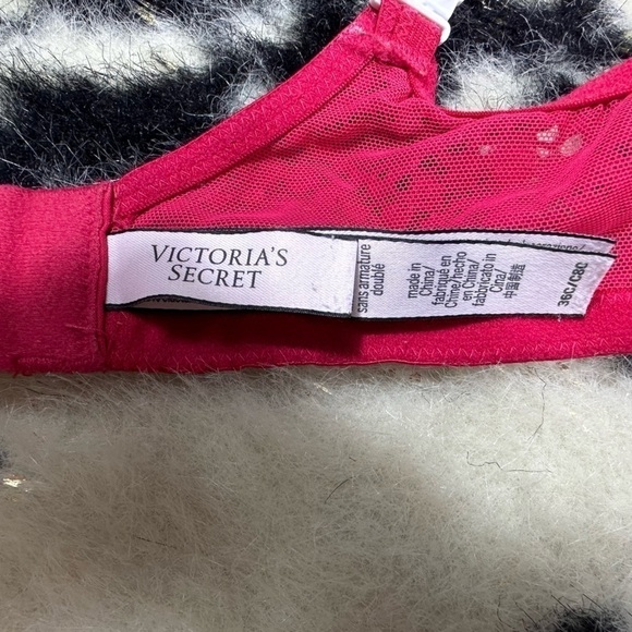 Victoria’s Secret Women’s Red Lined No-Wire Bra Size 36C - Picture 6 of 6